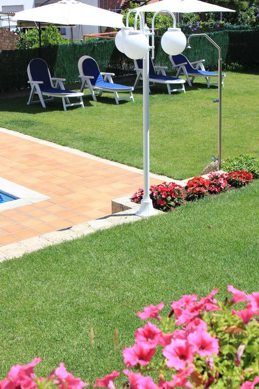 Apartamentos Maritimo Suites-Solo Adultos او غروف المظهر الخارجي الصورة