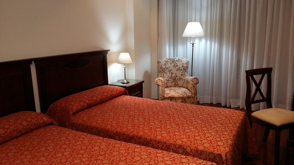 Apartamentos Maritimo Suites-Solo Adultos او غروف المظهر الخارجي الصورة