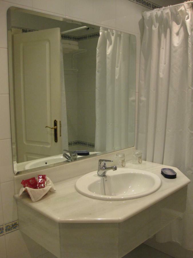 Apartamentos Maritimo Suites-Solo Adultos او غروف المظهر الخارجي الصورة